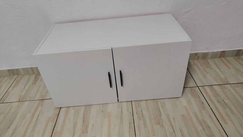 Szafka biała  wisząca