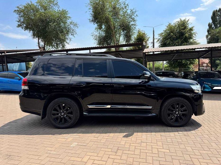 Toyota Land Cruiser 200