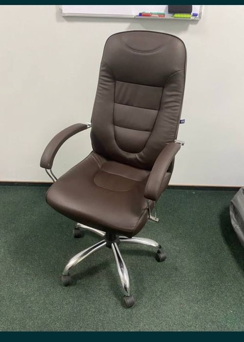 Крісла офісні на колесах компʼютерні: 600 грн. - Офісні меблі Київ на Olx