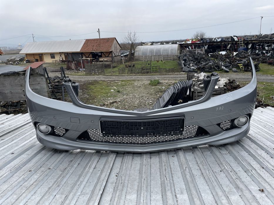 Бампер передній Mercedes Benz C-class W204 AMG колір 792