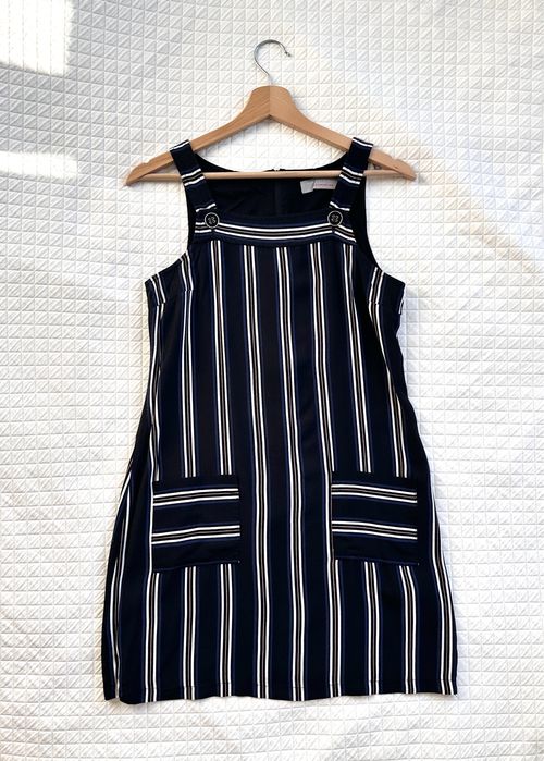 Letnia sukienka z kieszeniami