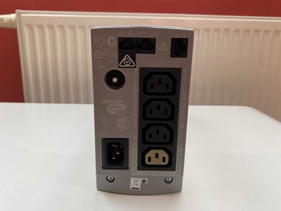 UPS zasilacz awaryjny APC Back-UPS CS 500 BK500EI BDB. stan + bateria + przewody