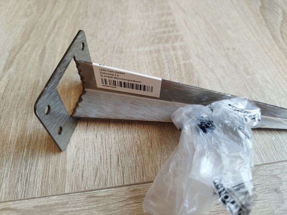 Kolec szpikulec metalowy .obcowanie lamp