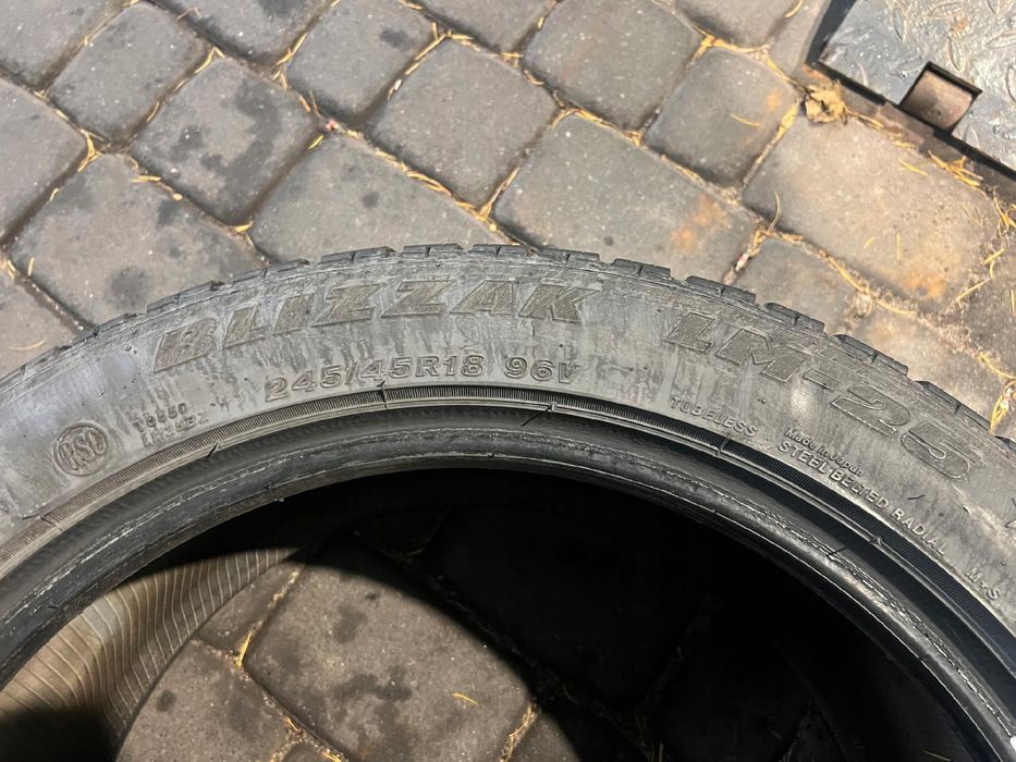 Opony Bridgestone Blizzak LM25 RSC - 245/45/18