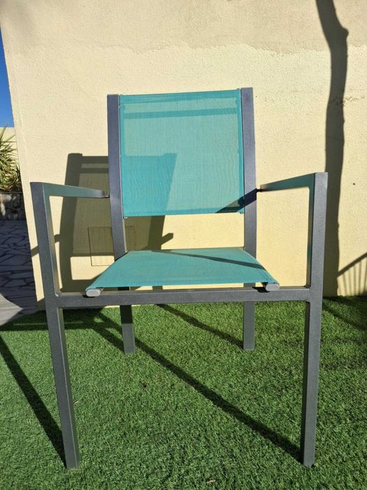 Mesa e cadeiras de exterior