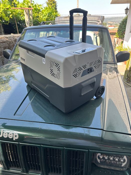 Arca refrigeradora 12/24v 220v nova 30 Litros