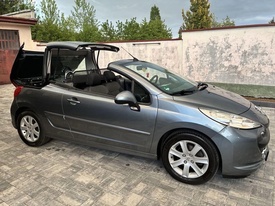 Peugeot 207 CC, 2009 r. niski przebieg 147 000, 4 osobowy kabriolet w bardzo dobrym stanie.