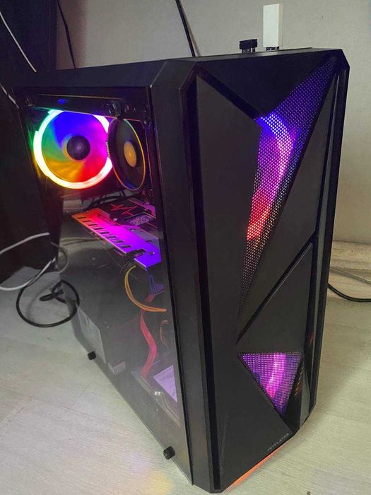 Игровой ПК Ryzen 5 5600 / RX 590 8GB / 32GB RAM.