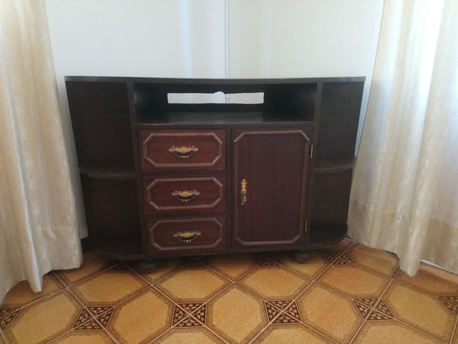 Móvel TV de canto, clássico e exclusivo