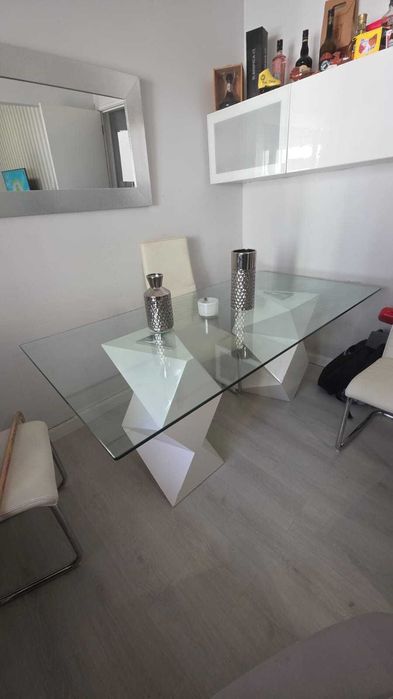Mesa de Jantar em vidro