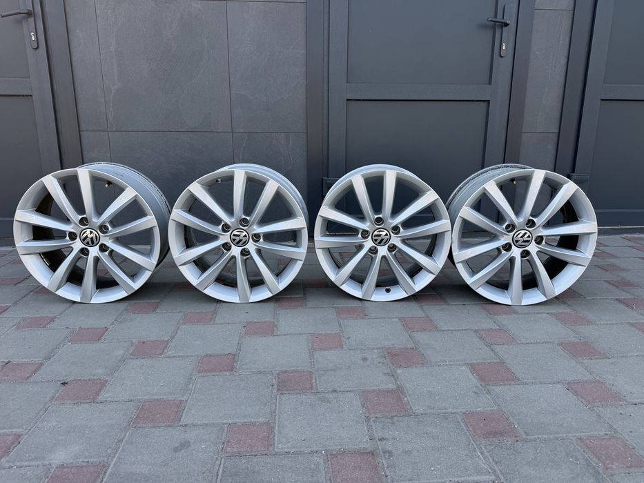 Диски легкосплавные оригинал R-17, 7.5J x 17 ET47 5x112 DIA 57.1