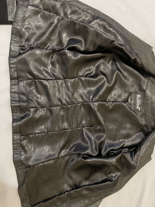 Шкіряна куртка, р. М.