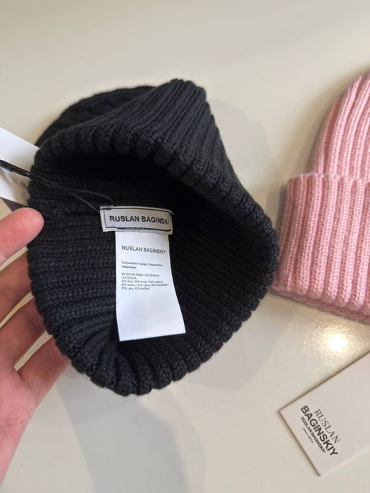 Шапка руслан багинский baginskiy ruslan чорна рожева капелюх