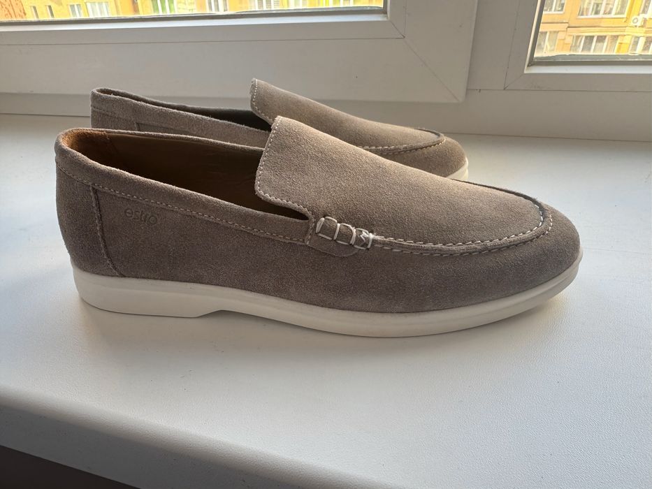 Жіночі лофери Estro