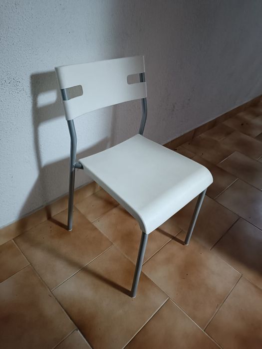 Cadeiras 12 unidades completas