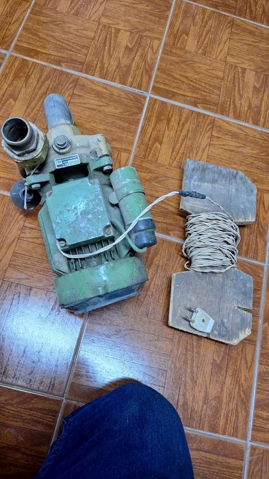 Vendo bomba polegada