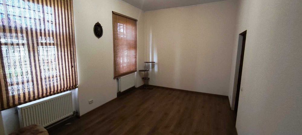 Продам будинок в центрі