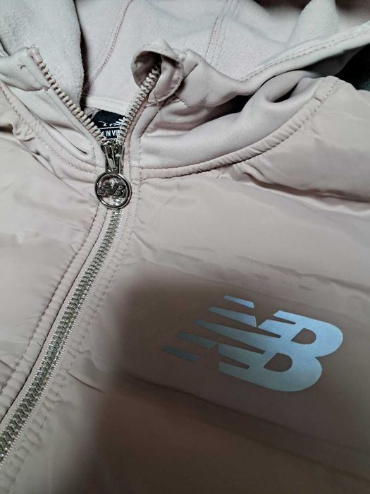 США Куртка жіноча New Balance Softheal торг розмір М
