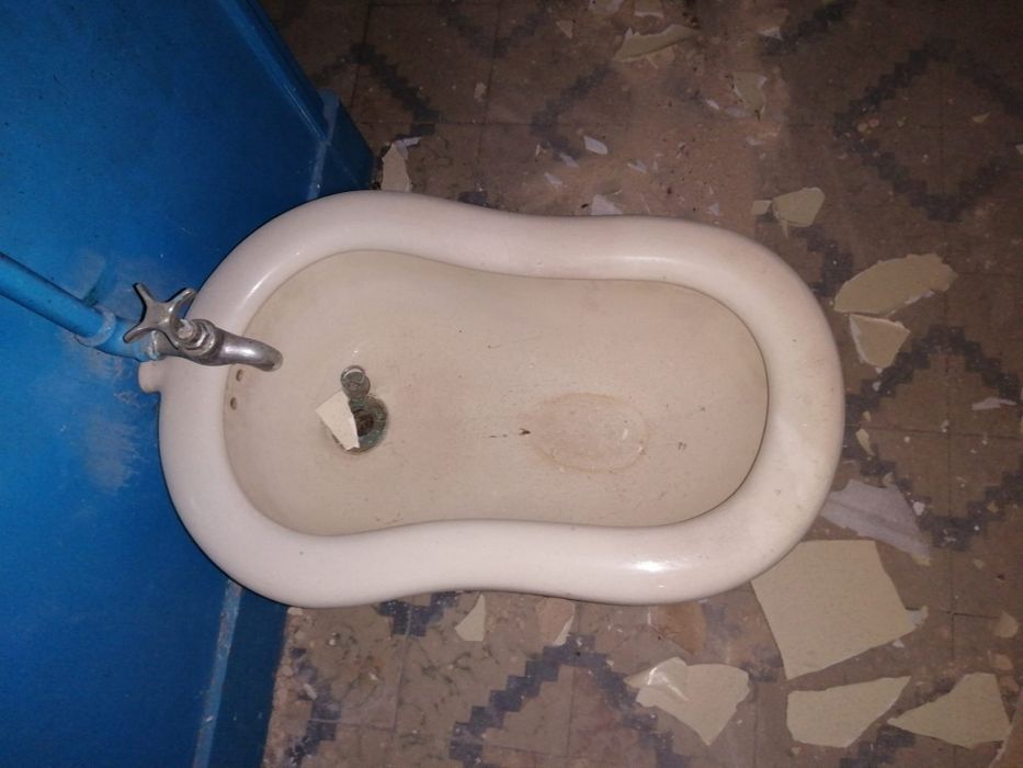 Bidé antigo branco pérola