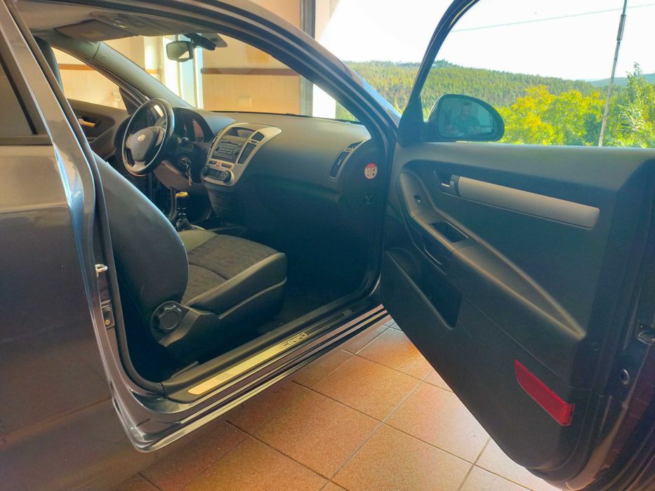 Kia Ceed S Coupé 1.6 CRDi EX 115cv | Nacional | 1 Proprietário