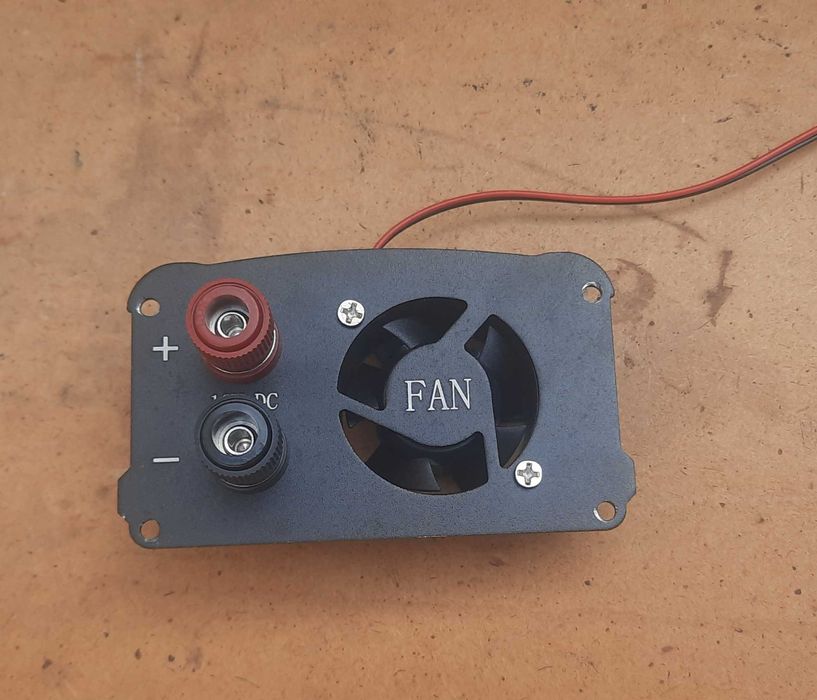 Панелька для інвертора з клемами та кулером