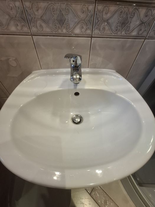 Umywalka cersanit z baterią