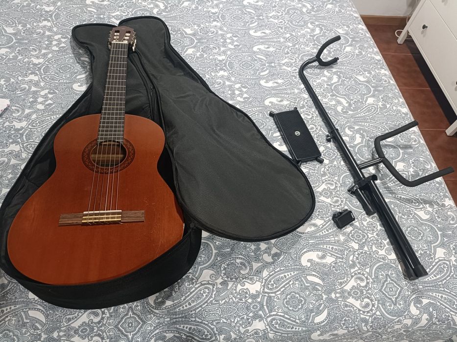 Guitarra Yamaha c40