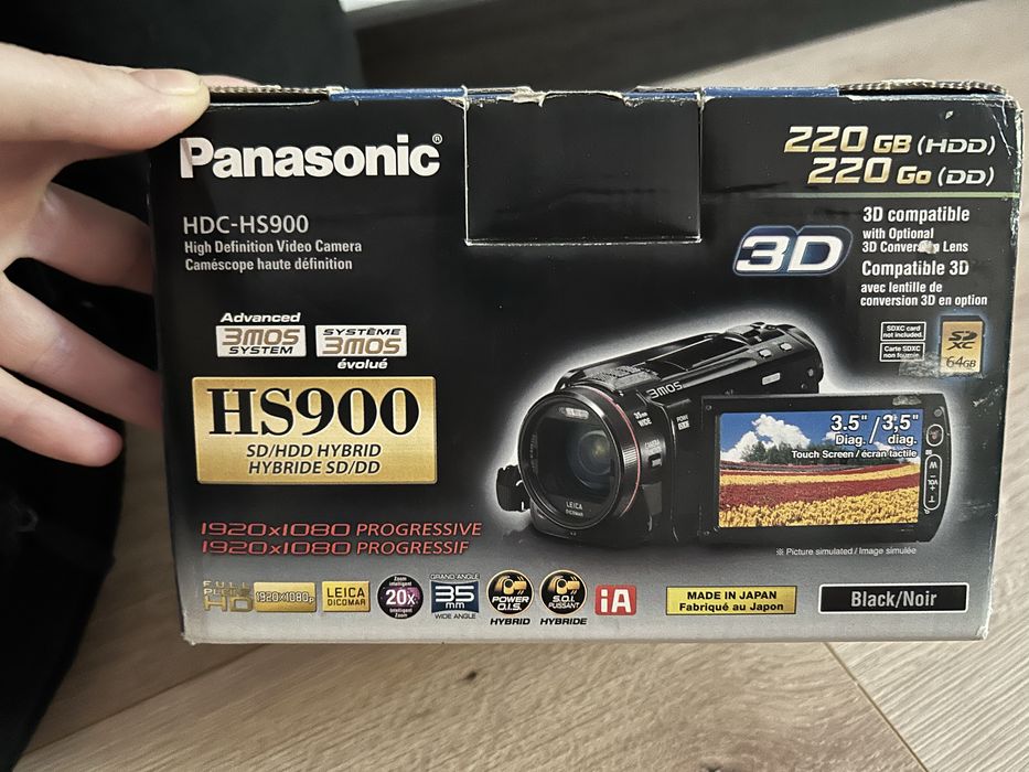 Відеокамера Panasonic HS900