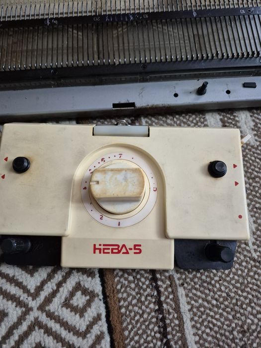 Продам вязальну машинку Нєва5