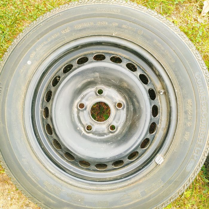 Opona z felgą, koła zapasowe