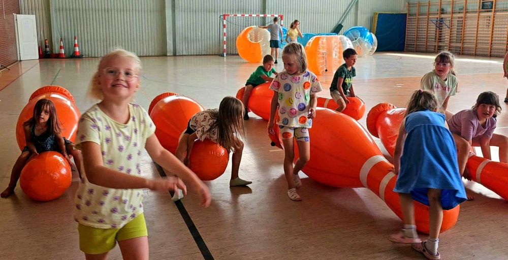 Dmuchańców wynajem dmuchaniec wypożyczenie Wodne dmuchańce Zorb