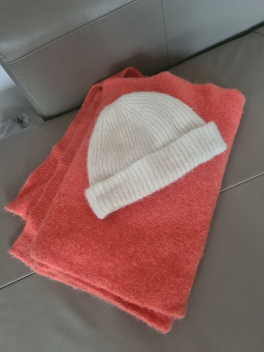 Sezane komplet czapka i szalik