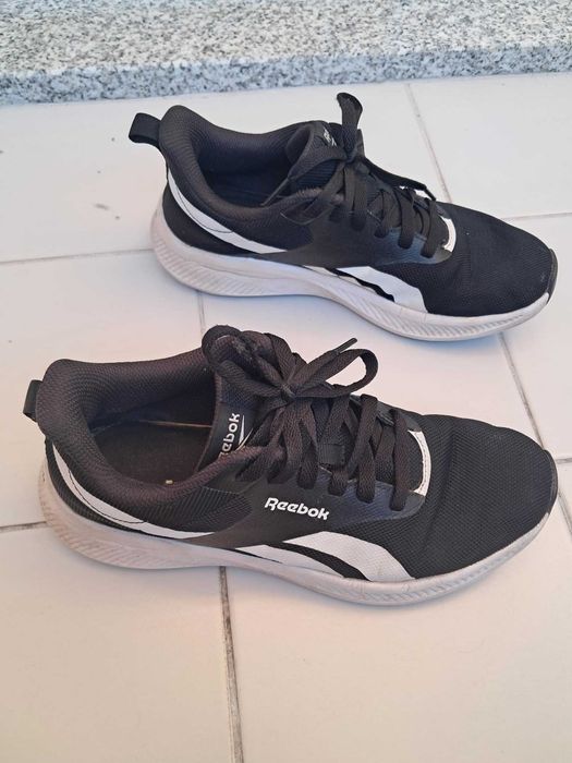 Sapatilhas pretas Reebok