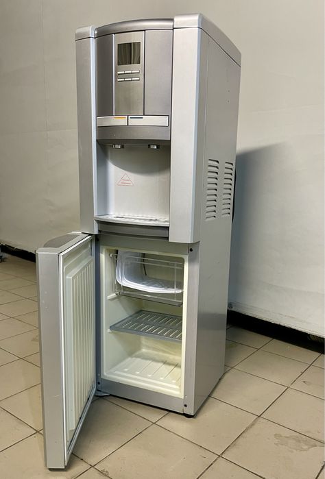 Кулер напольный Hotfrost V158BST с холодильником горячая/холодная вода