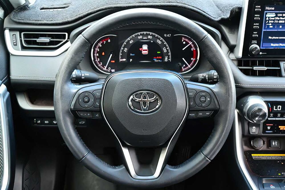Toyota RAV4 Limited Gasoline      2019