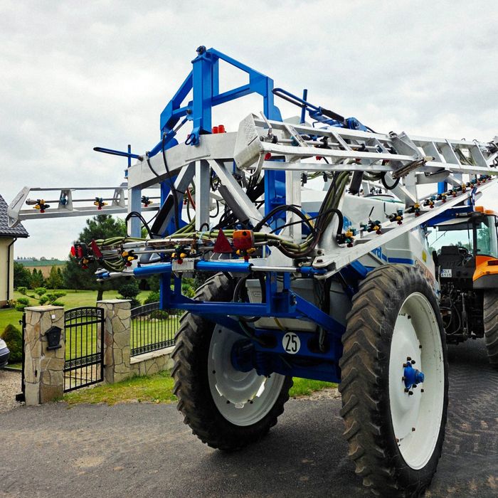 Opryskiwacz Kuhn Grand Large 3200l 28/27/24m, 7sekcji jaskółki