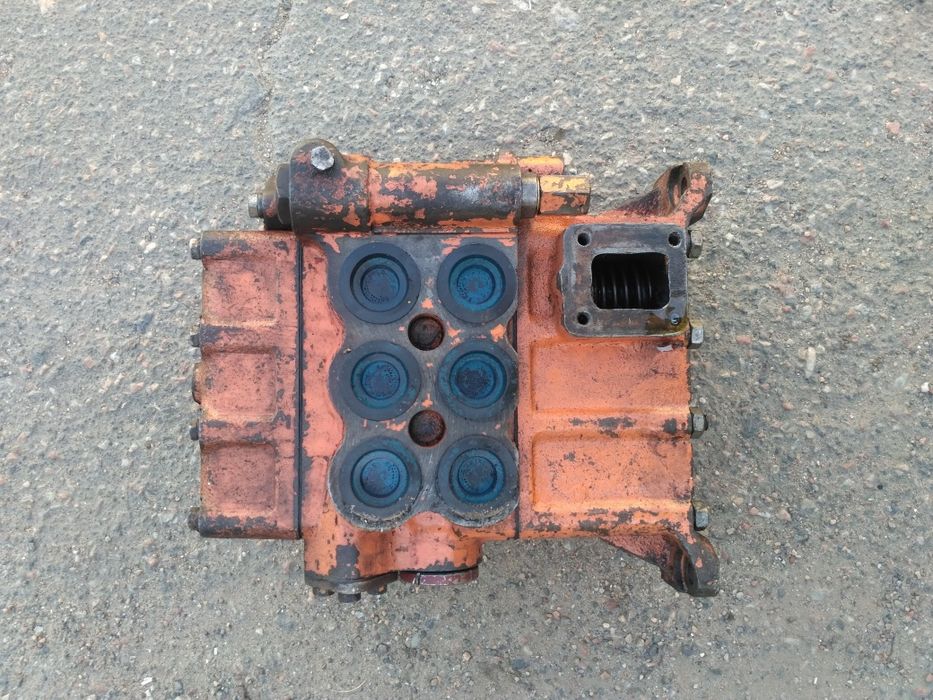 Гидрораспределитель  р100  р80 продам