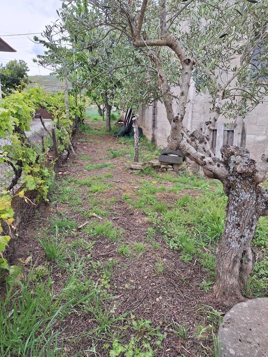 Vende-se Lote para Habitação com garagem feita