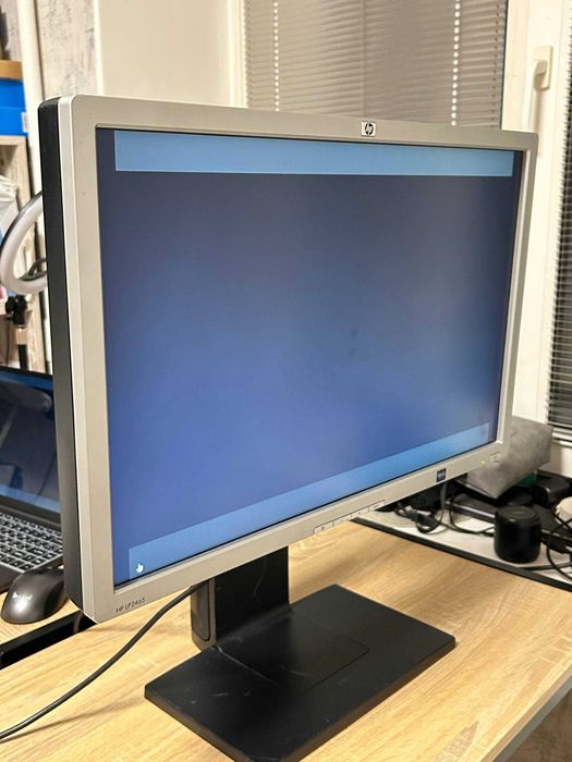 Монітор HP LP2465 / 24" FullHD / S-PVA/ DVI, USB, HDMI* / VESA 100x100