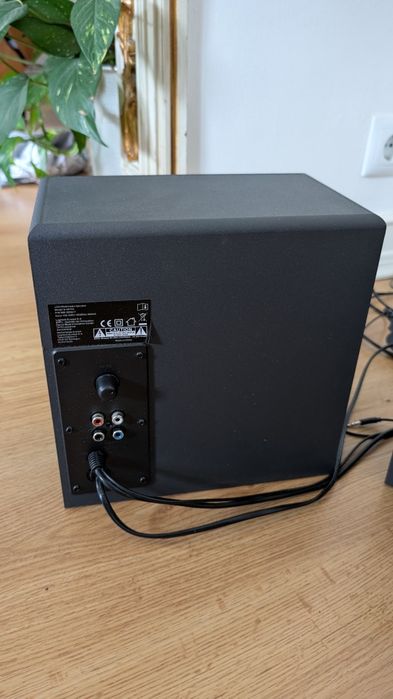 Colunas Logitech Z333 (PC)