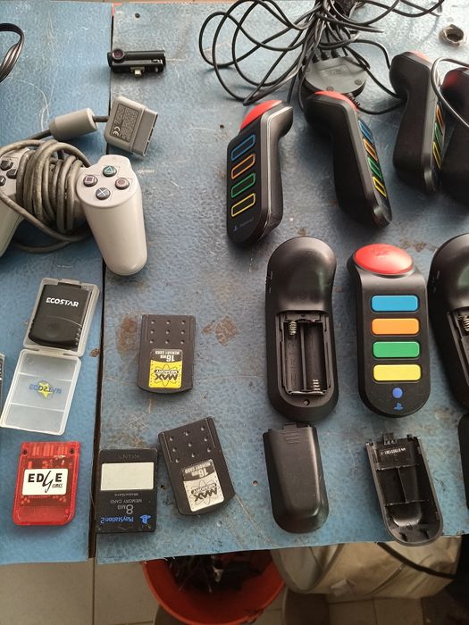 4 controladores sem fio buzz, mais acessórios