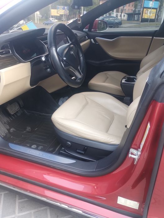 Tesla Model S 2016