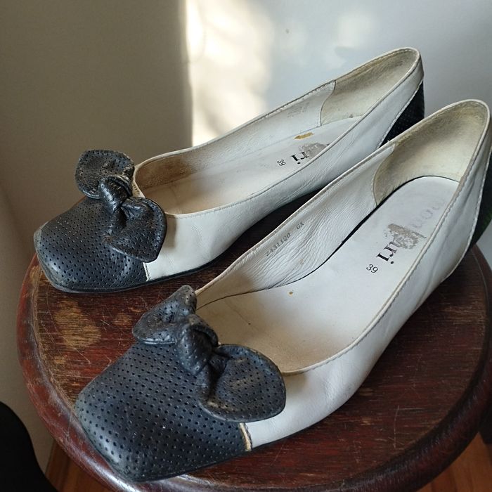 Monnari buty skórzane