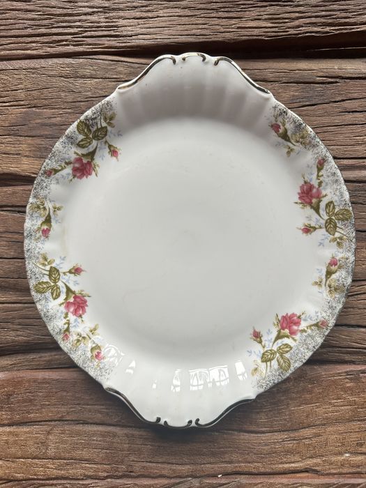 Chodzież porcelana seria Iwona patera różyczki