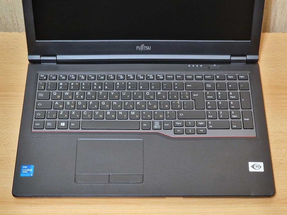 Сучасний ноутбук Fujitsu LifeBook E5511 Made in Japan Intel Core i5-1145G7 RAM 8Гб SSD 256Гб IPS Full HD Батарея 8 годин.