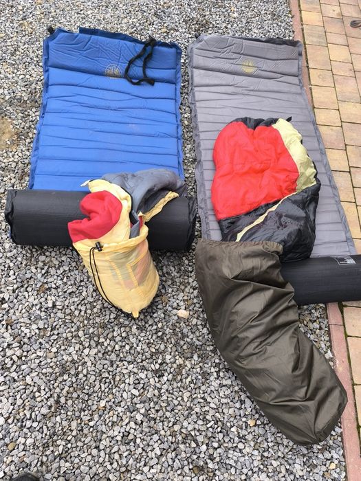 Śpiwory i maty samo pompujące