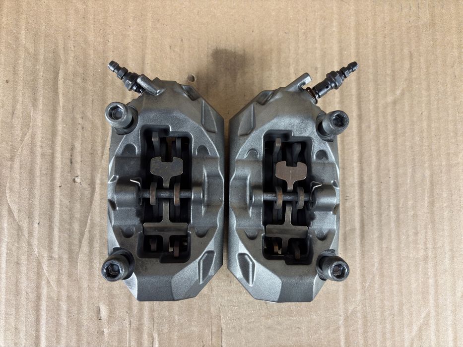 Ducati Monster 821 Zaciski Hamulcowe Brembo Klocki Hamulcowe MONOBLOCK