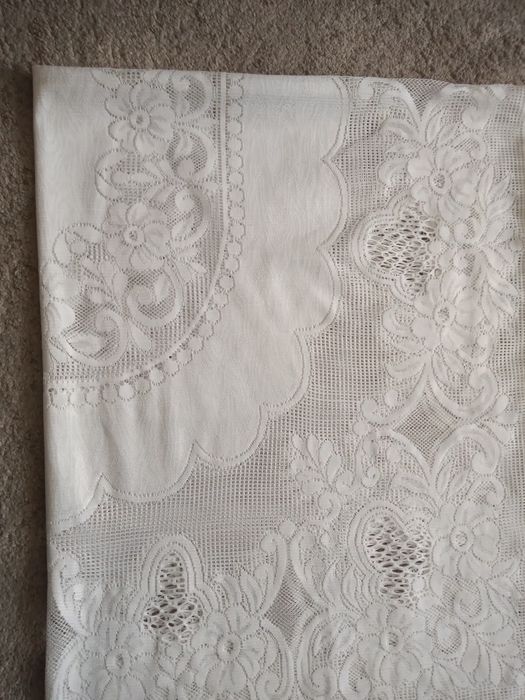 Biały obrus koronka 150 x 120
