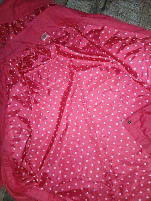 Вітровка розмір десь 48