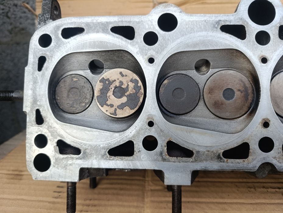 Гбц головка 2.0 053103737 Ауді 80 100 А6 Passat b3 B4 Golf